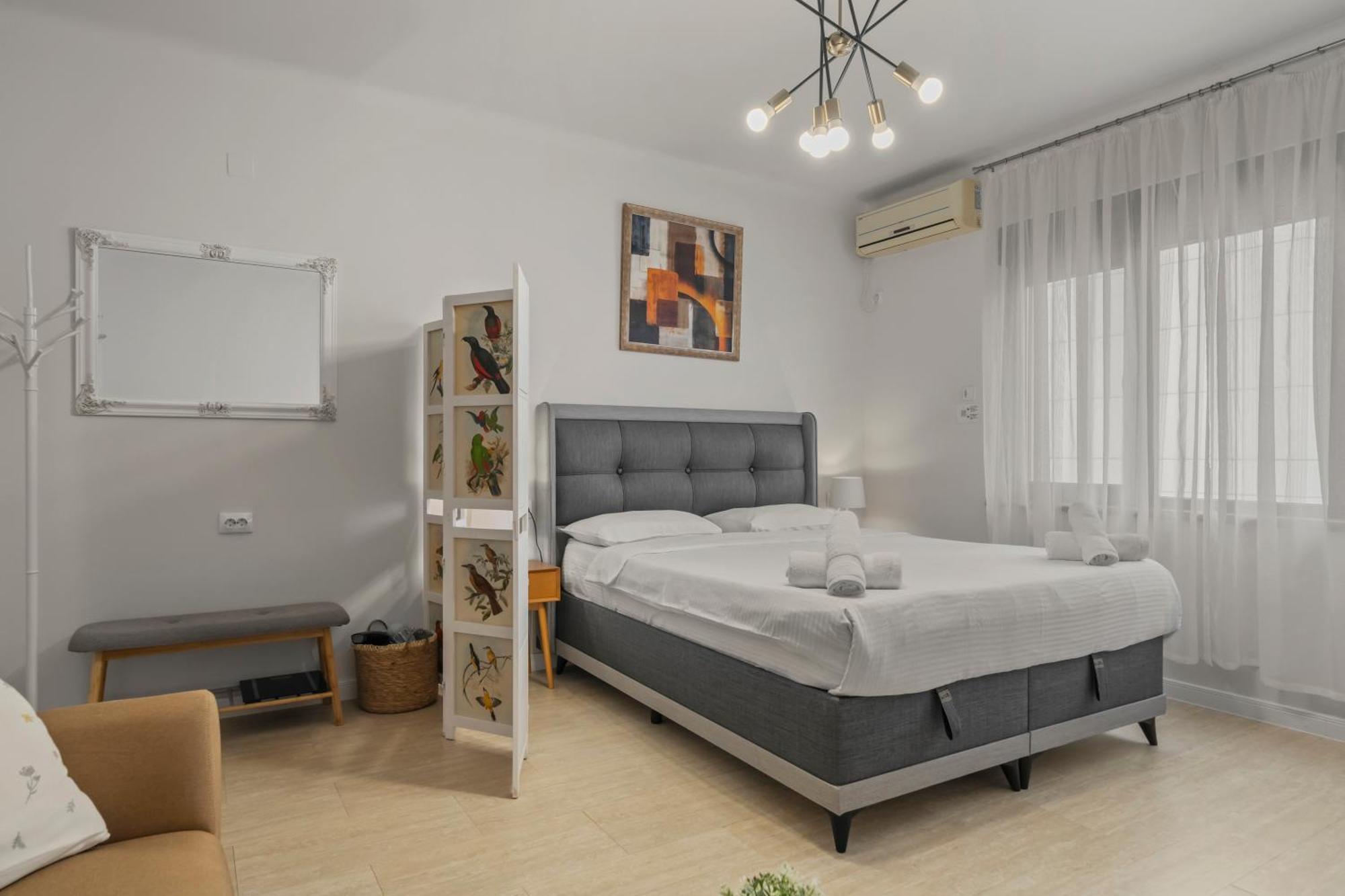 Upscale Studio, Walking Distance From The Old Town Bucureşti Ngoại thất bức ảnh