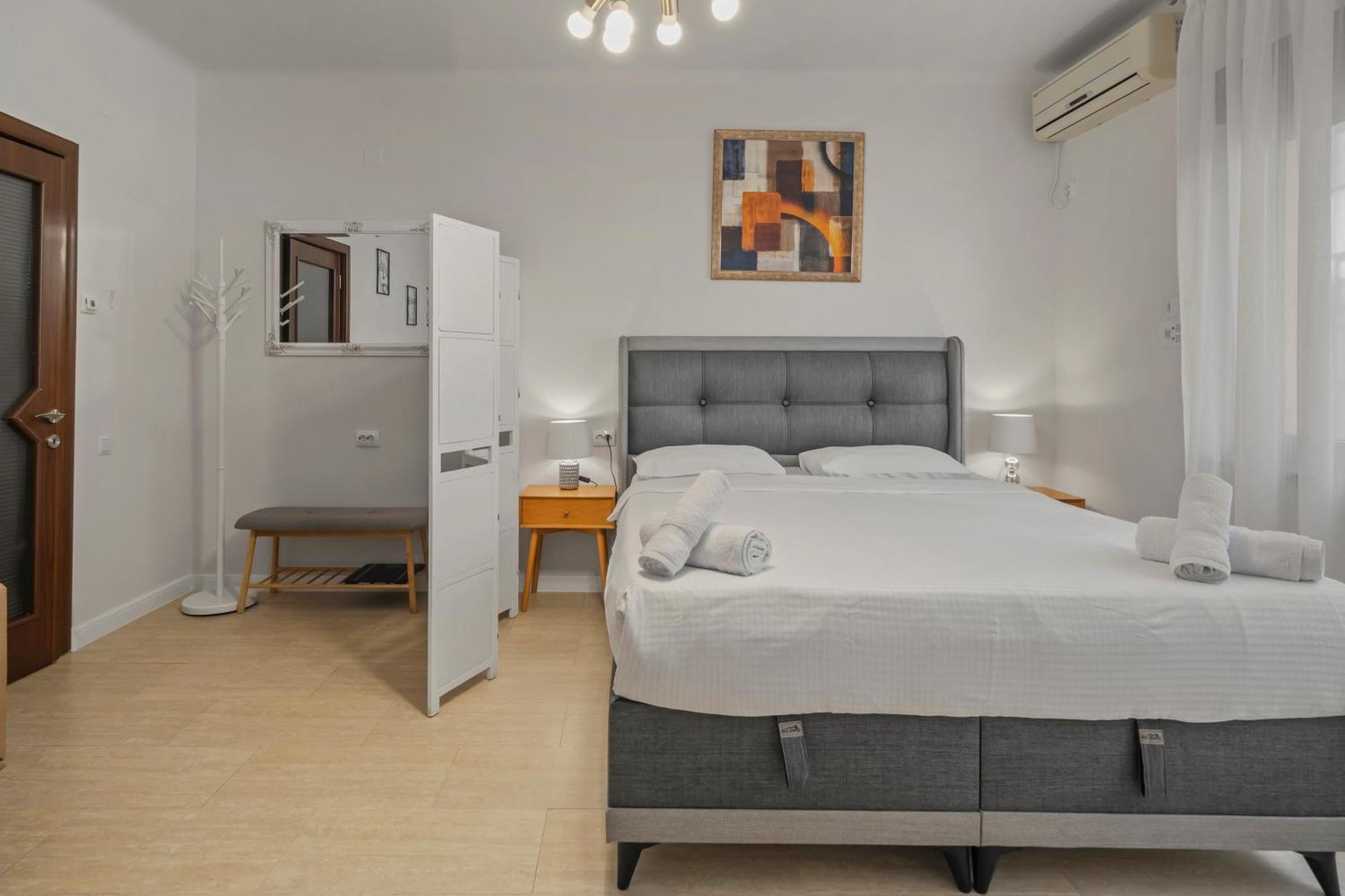 Upscale Studio, Walking Distance From The Old Town Bucureşti Ngoại thất bức ảnh